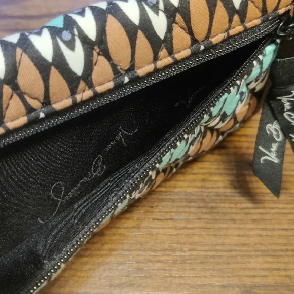 Vera Bradley Sierra Stream Magnetic Wallet Clutch Trifold - Picture 9 of 16